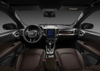 interior da Fiat Toro