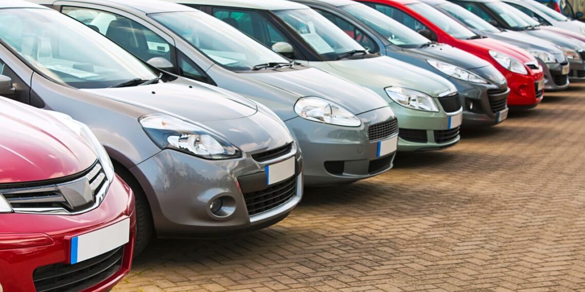 Carros usados desaceleram em abril, porém acumulam quase 7% de aumento no ano