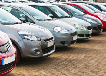 Carros usados desaceleram em abril, porém acumulam quase 7% de aumento no ano