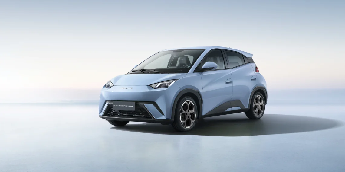 BYD Dolphin Mini tem queda de R$ 35 mil e parcelas abaixo de R$ 1000 em maio