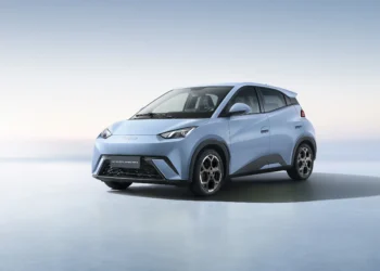 BYD Dolphin Mini tem queda de R$ 35 mil e parcelas abaixo de R$ 1000 em maio