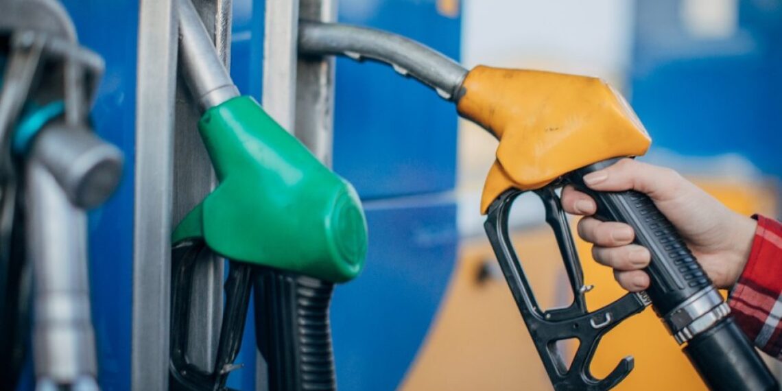 Motoristas encontram gasolina abaixo de R$ 5 em diversos postos do país
