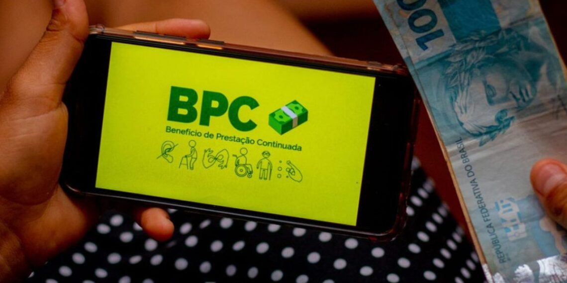 Brasileiros com 60, 61 e 62 anos têm direito a mais de R$ 1.600 do governo em 2026