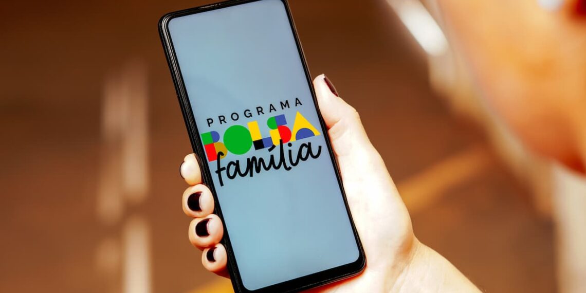 Beneficiários do Bolsa Família recebem novo benefício liberado pela Caixa