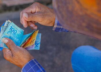 Famílias com renda entre 1 e 2 salários mínimos recebem ótima notícia no Brasil