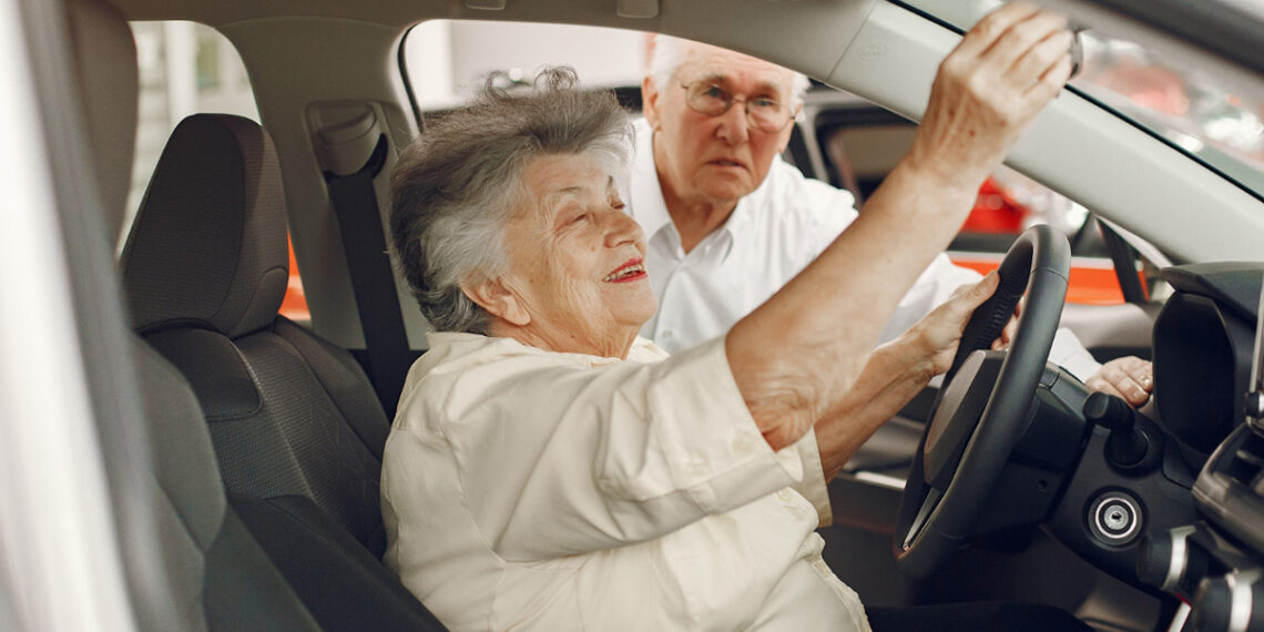 Idoso comprar carro com desconto