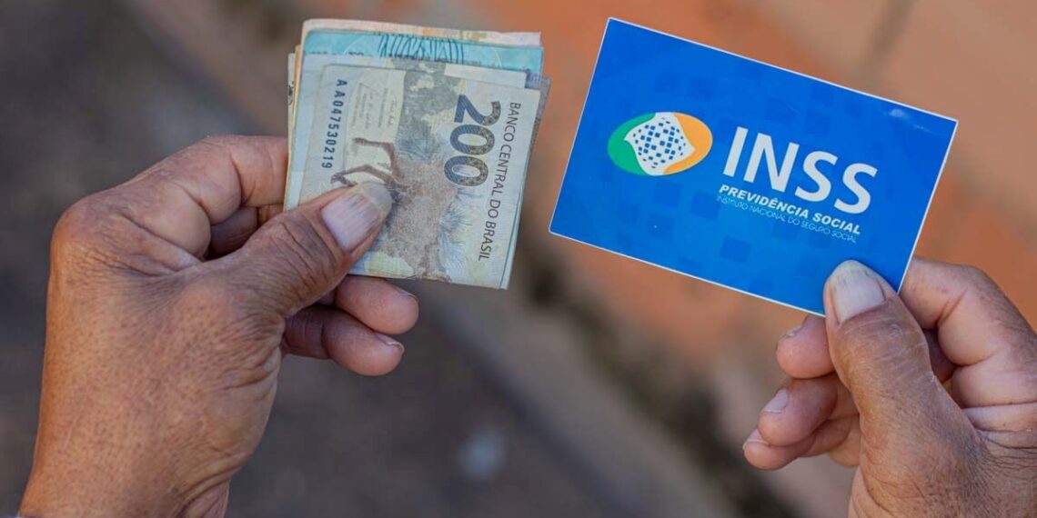 2ª parcela do 13º salário: Veja o valor com descontos que cai no PIX a partir de 25 de maio