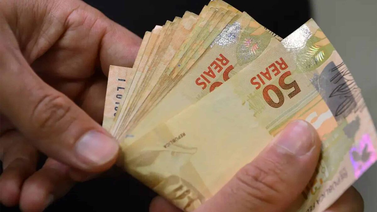 INSS autoriza R$ 810,50 como compensação financeira para brasileiros; confira quem tem direito