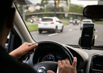Motoristas da Uber e 99 terão desconto para comprar carros em 2026