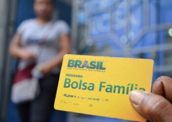 Bolsa Família aumenta R$ 1.021 e tira brasileiros, de vez, do sufuco