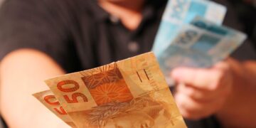 FINALMENTE: Salário mínimo aumenta: brasileiros vão receber R$ 1.804