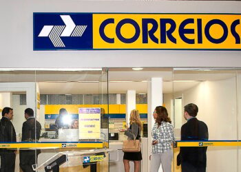 Correios liberam auxílio em 10 mil agências e brasileiros comemoram novidade