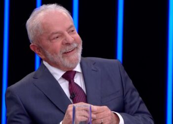 Governo Lula estuda liberar pagamento de benefício social mesmo para quem conseguir emprego