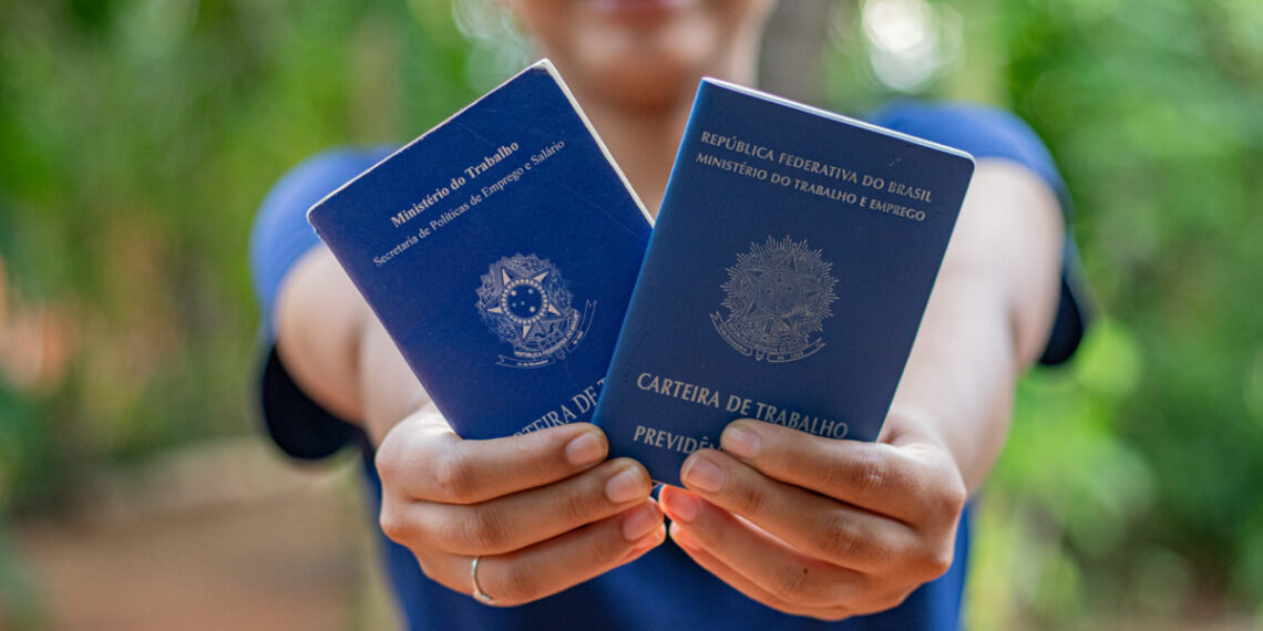Trabalhadores com carteira assinada podem receber até R$ 648 extras por mês