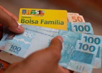 Bolsa Família pode elevar renda para R$ 1.621; MEI ainda pode garantir benefício de até R$ 3 mil pelo INSS