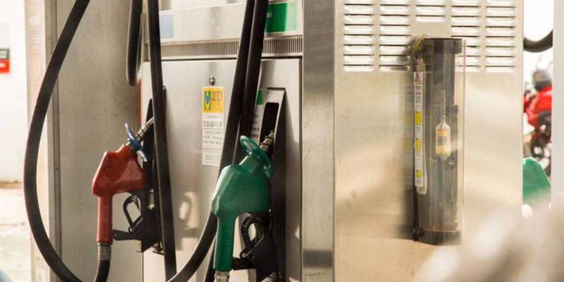 “Lei da gasolina” começa a valer em todo o país; multa pode passar dos R$ 100