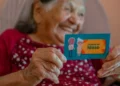 Idosos acima de 60 anos podem solicitar cartão com benefícios que poucos conhecem