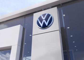 Volkswagen estuda demissão em massa que pode chegar a 100 mil trabalhadores, diz revista