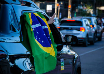 CTB alerta: algumas decorações da Copa podem gerar multas e pontos na CNH