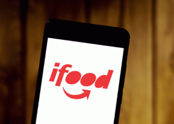 iFood e YouTube surpreendem com combo que promete até 20% de desconto