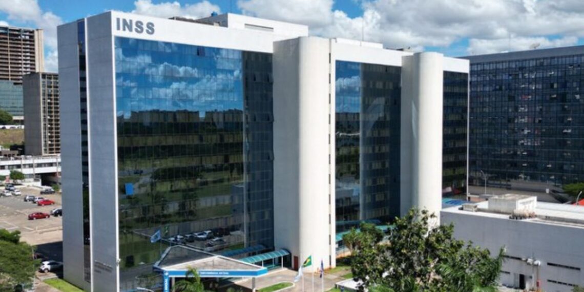 INSS interromperá atendimentos em breve; aposentados devem ficar atentos