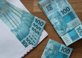 Novo golpe direto na folha obriga trabalhador a pagar taxa indevida; saiba detalhes