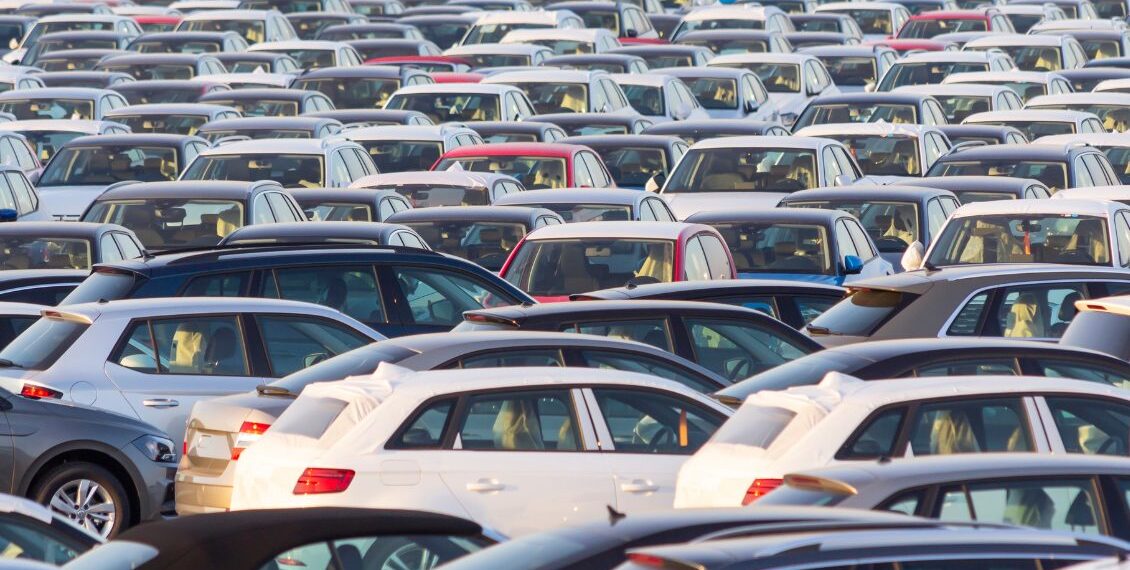 Nova proposta prevê abatimento de 30% para idosos na compra de veículos
