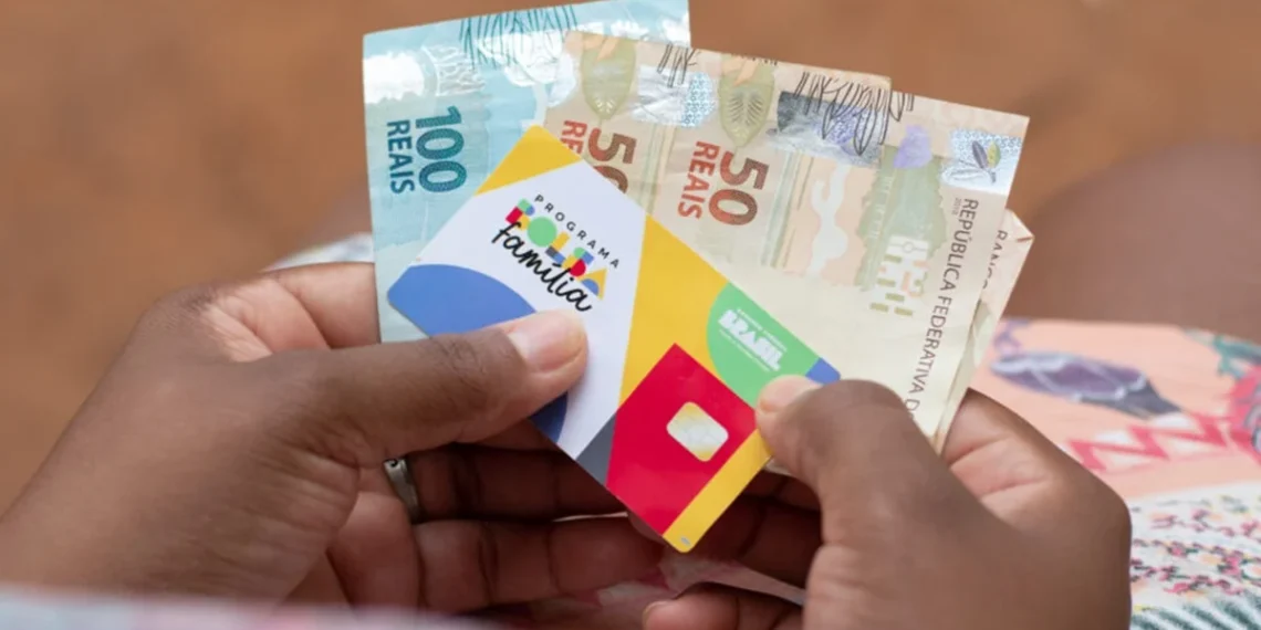 Bolsa Família confirma bônus de R$ 300 para beneficiários na lista de julho