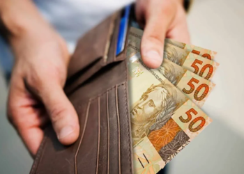 CONFIRMADO: benefício de R$ 810,50 é liberado para quem cuida de idosos