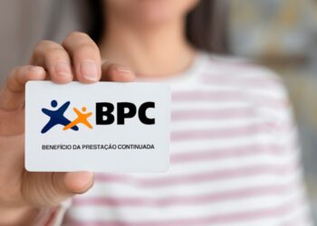 Quem recebe o BPC pode ter direito à aposentadoria do INSS em casos específicos; confira