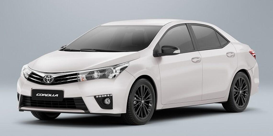 Nissan Versa, Corolla e VW Polo