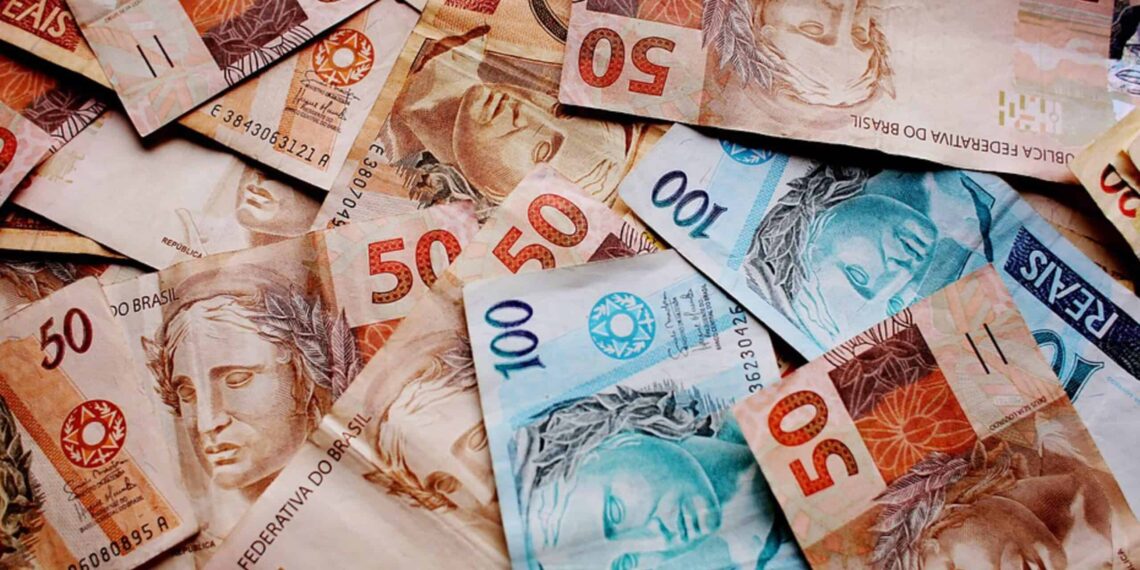 Mulher recebe R$ 10 mil após provar diferença salarial em relação a colega