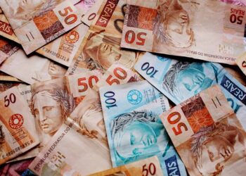 Mulher recebe R$ 10 mil após provar diferença salarial em relação a colega