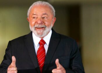 Bolsa Família vira trunfo eleitoral para Lula, aponta pesquisa
