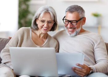 Após os 60 anos, brasileiros ganham direitos que podem aliviar o orçamento