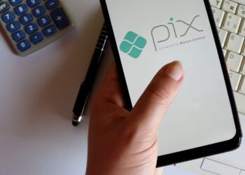 Brasileiros com chave Pix recebem aviso importante em junho de 2026