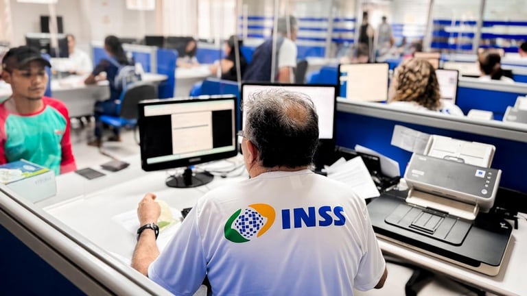 INSS: Nova regra bancária promete mexer com o bolso de aposentados e pensionistas
