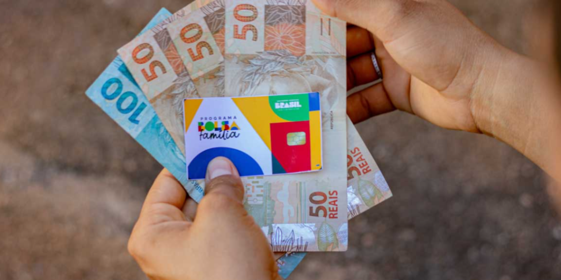 Pagar a mais no fim do ano? Entenda a novidade em análise para o Bolsa Família