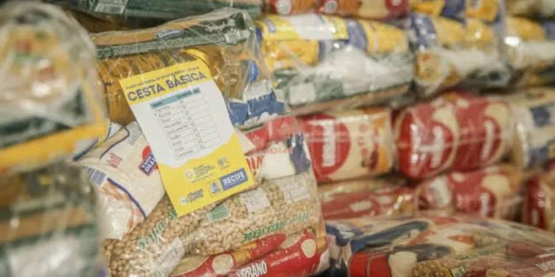 Cesta básica fica mais cara em 17 capitais brasileiras em junho; veja onde houve alta