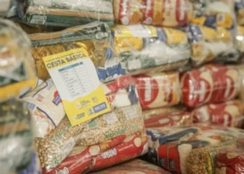 Cesta básica fica mais cara em 17 capitais brasileiras em junho; veja onde houve alta