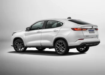 Fiat Fastback Hybrid de R$ 116.400 recebe desconto de R$ 57 mil e coloca Nivus, Tera e Basalt em alerta
