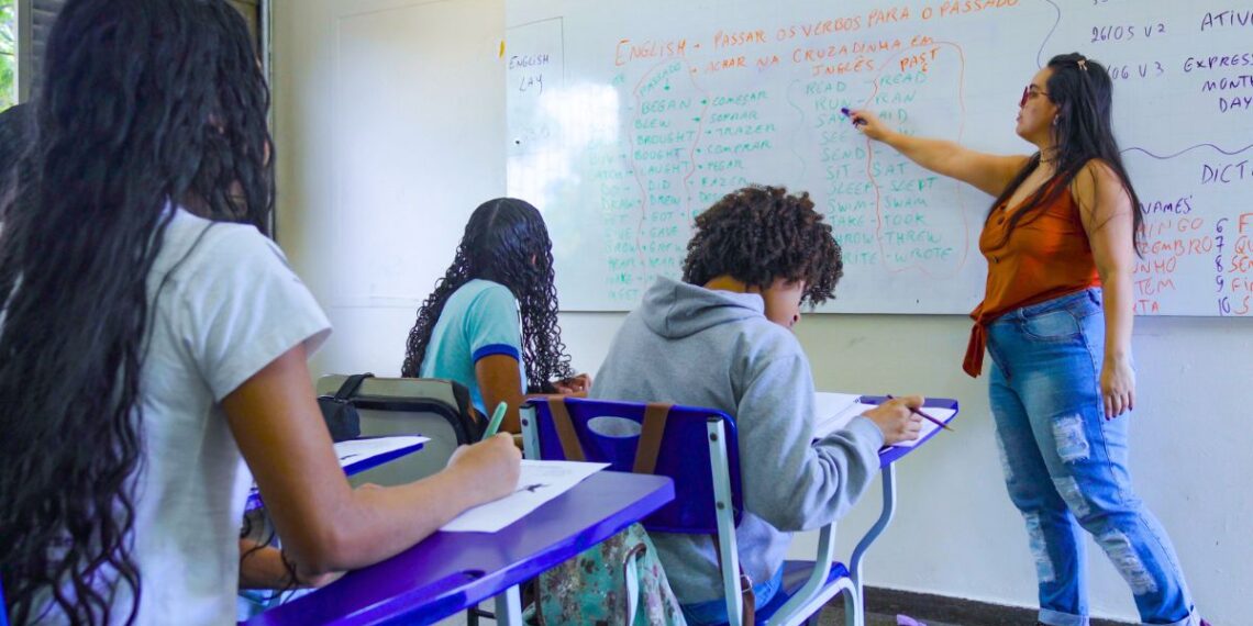 Todo Jovem na Escola ajuda vários jovens do ensino médio brasileiro. (Imagem: Rafa Neddermeyer / Agência Brasil)