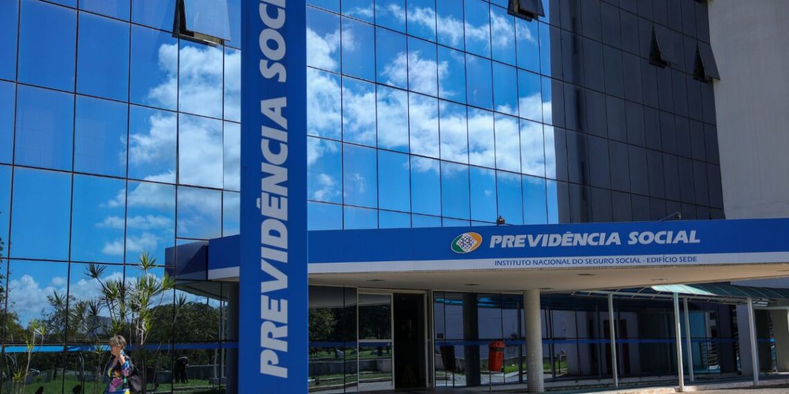 Saiba todos os seus direitos para insenção do INSS. (Imagem: Fabio Rodrigues-Pozzebom/ Agência Brasil)