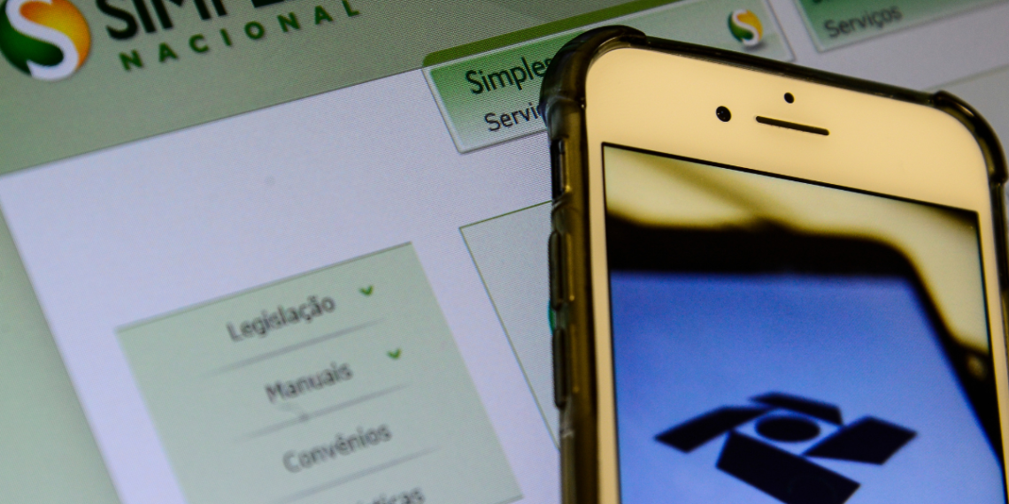 Empresas terão que quitar dívidas até data prevista pelo Simples Nacional. (Imagem: Marcello Casal Jr / Agência Brasil)