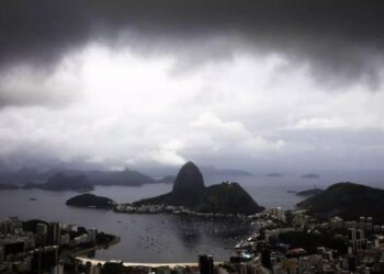 Imagem do Rio de Janeiro em dia de Alerta da Defesa Civil no Rio